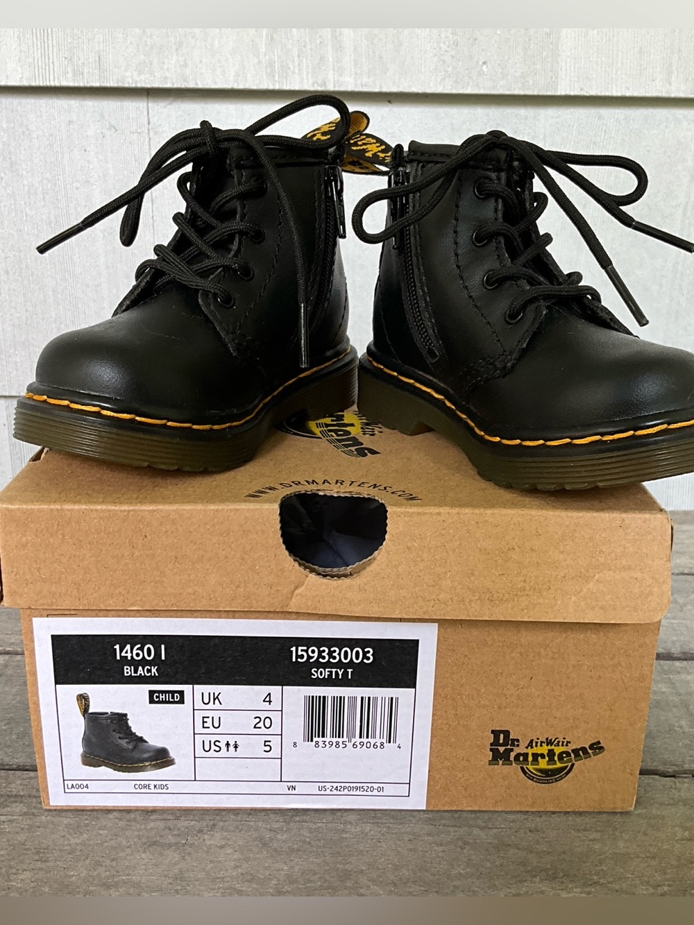 Dr. Doc Martens Baby Classic Black Leather Lace-Up Boots Yellow Stitching Sz 5